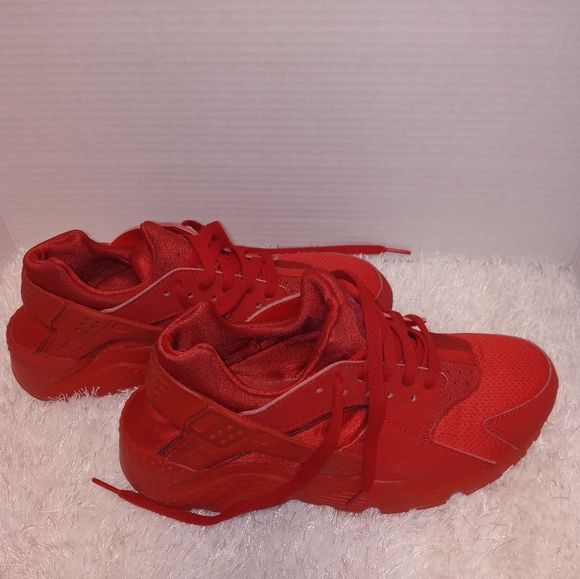NIKE Air Huarache EUC - Picture 3 of 7